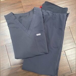 Figs Charcoal gray scrub Set Size Small